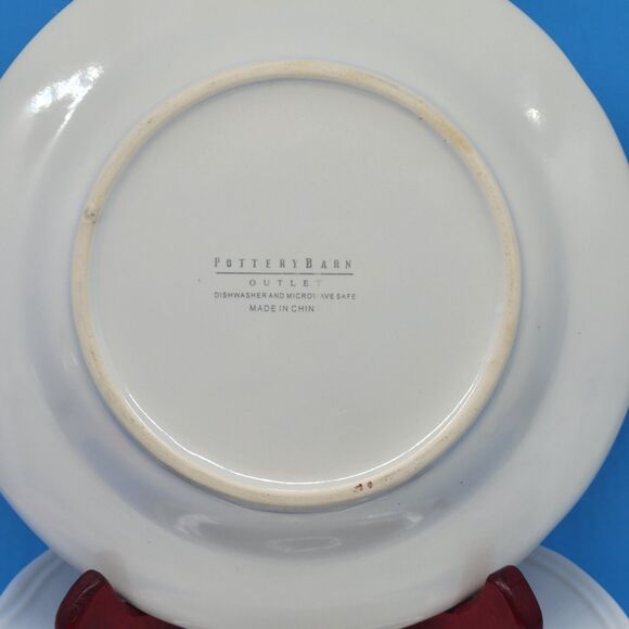 Pottery Barn Outlet White Beaded Scalloped 8" Salad Plates Set of 4 - Picture 5 of 9